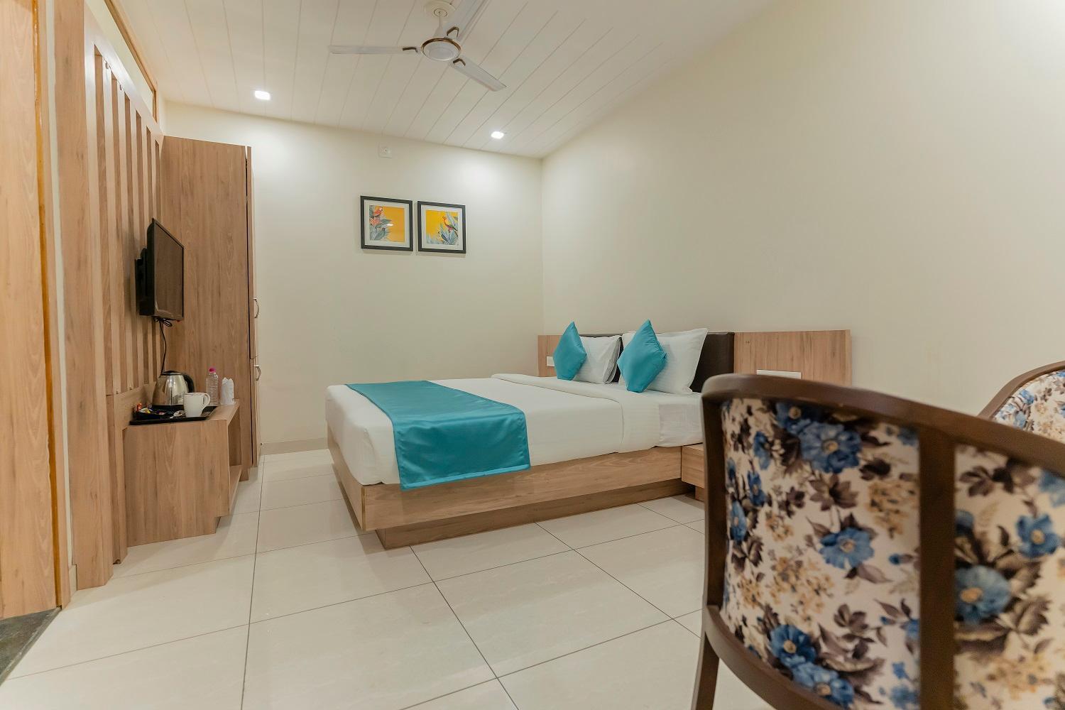 Ramana Hotel อุเดเปอร์ ภายนอก รูปภาพ